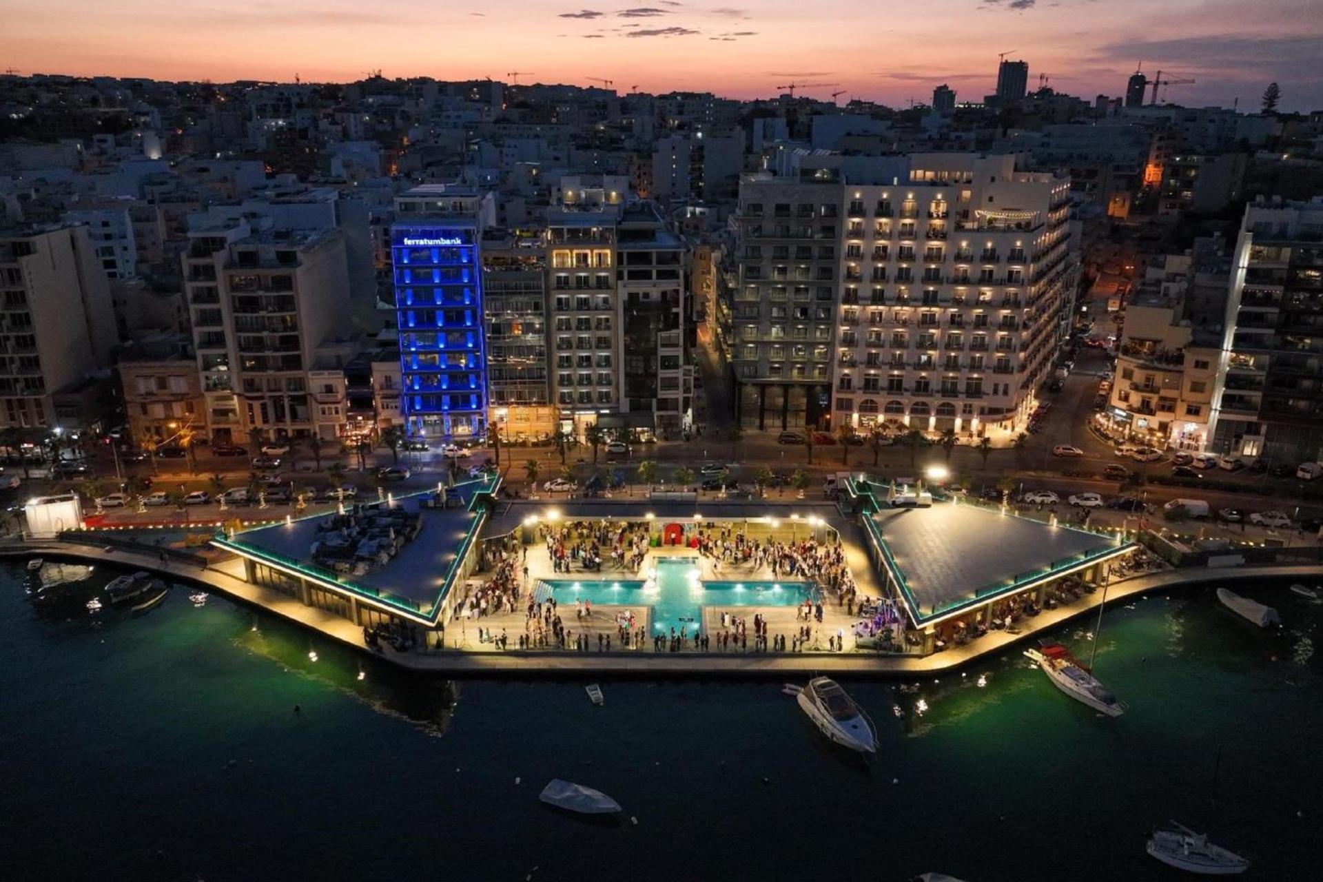Seaview With Valletta Views - 49 Tigne Point Mansions *