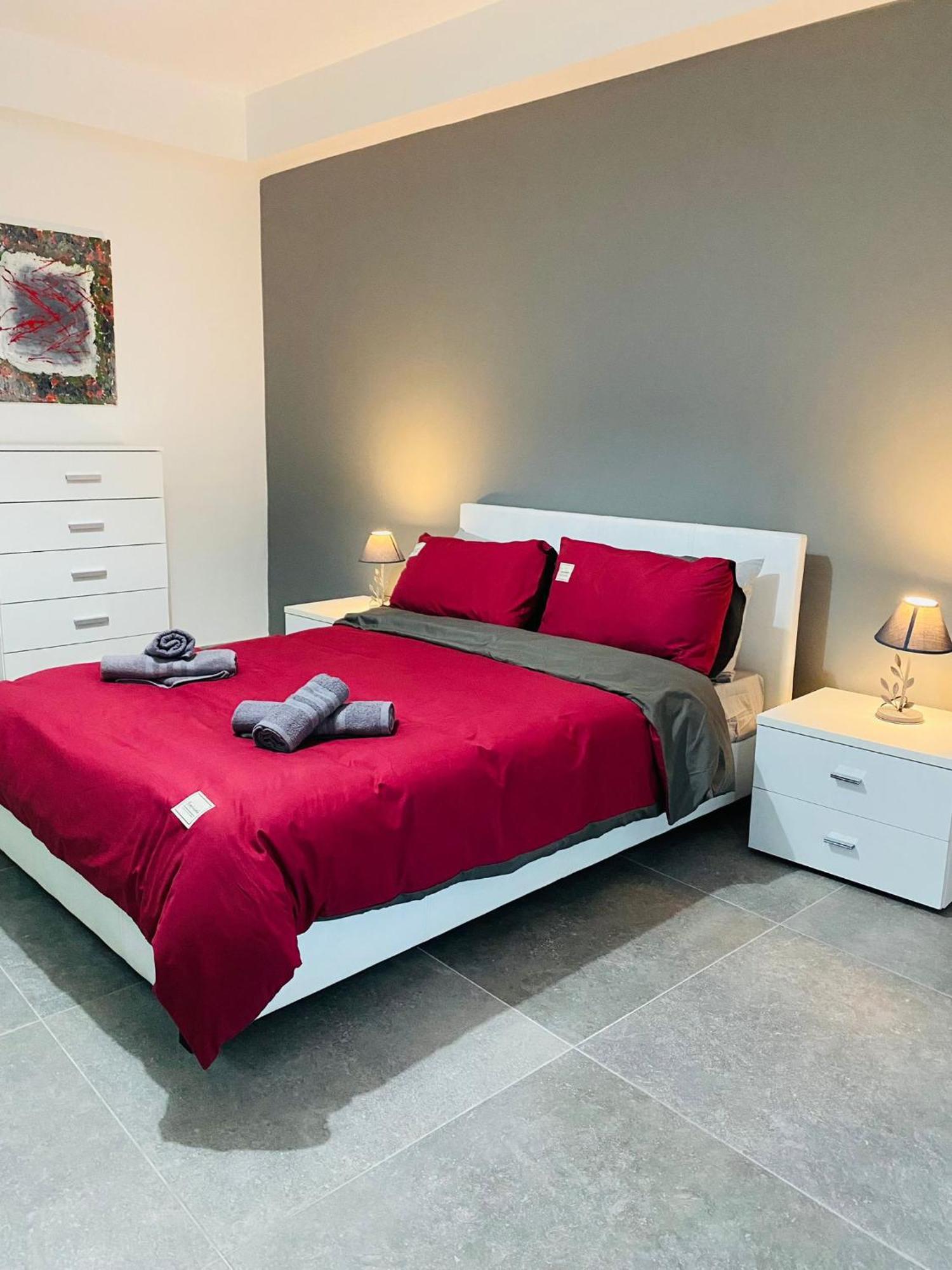Seaview With Valletta Views - 49 Tigne Point Mansions Apartment *