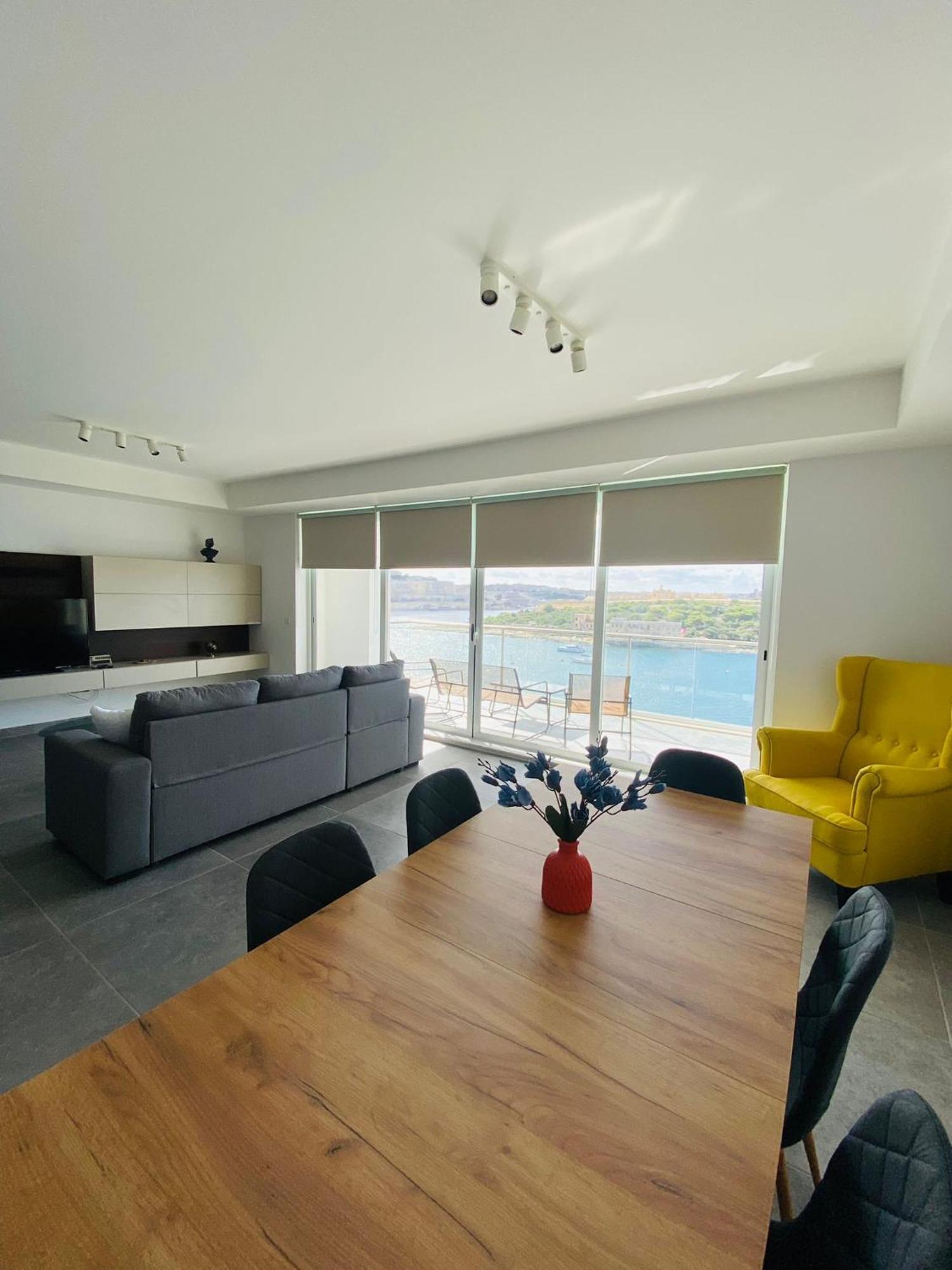 Seaview With Valletta Views - 49 Tigne Point Mansions *
