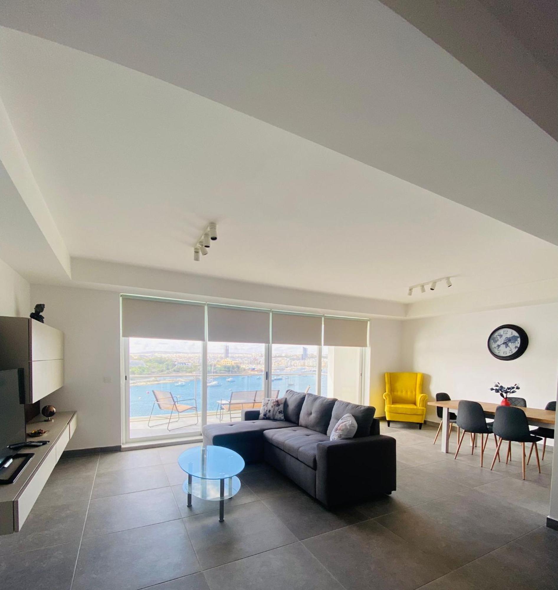 Seaview With Valletta Views - 49 Tigne Point Mansions Apartment *