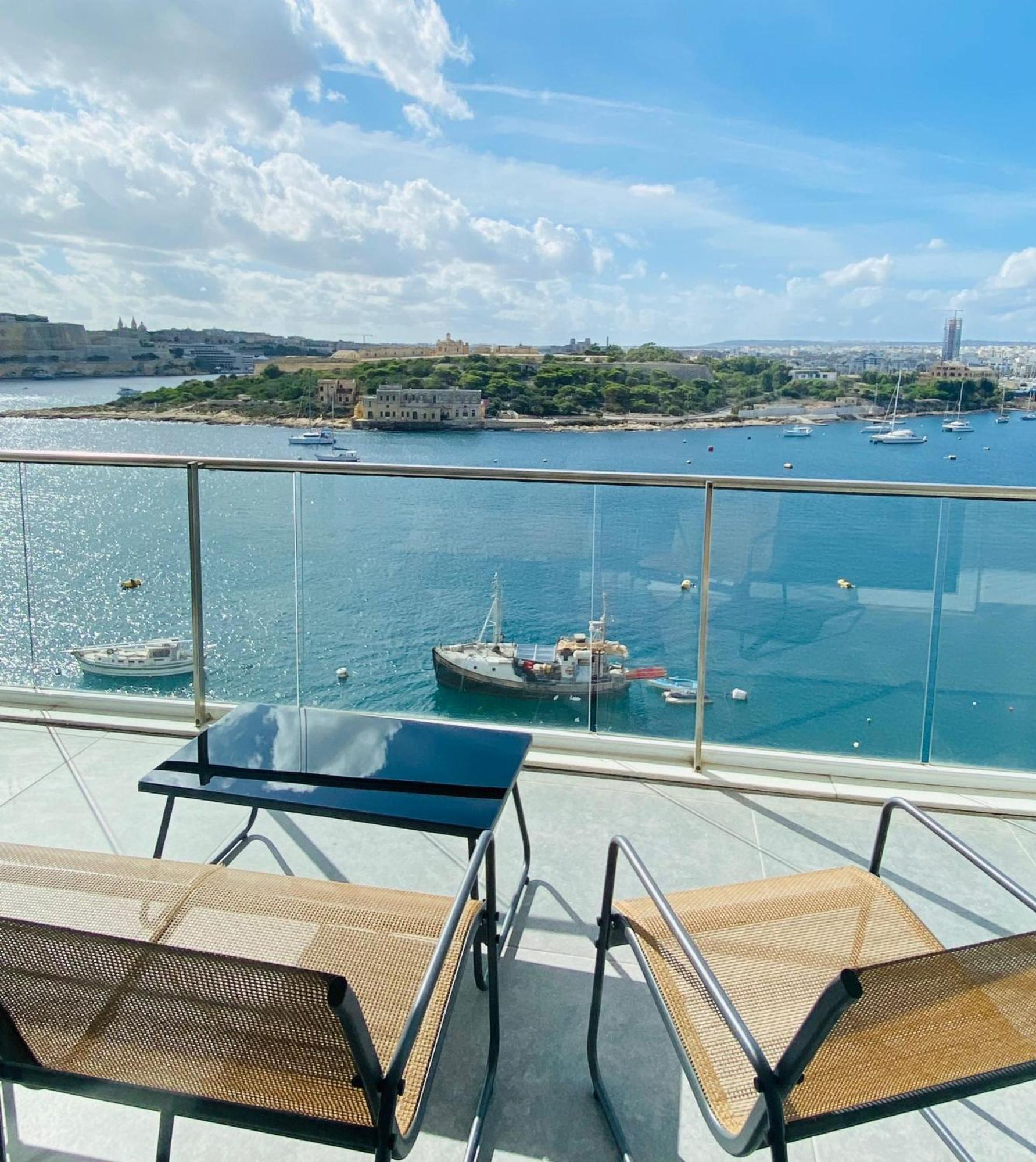Seaview With Valletta Views - 49 Tigne Point Mansions Apartment Sliema